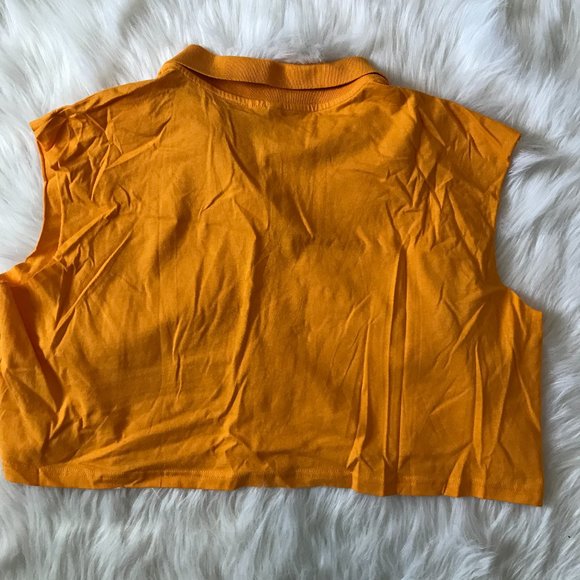 Divided Crop Top with cut off sleeves - Size M - Picture 3 of 4